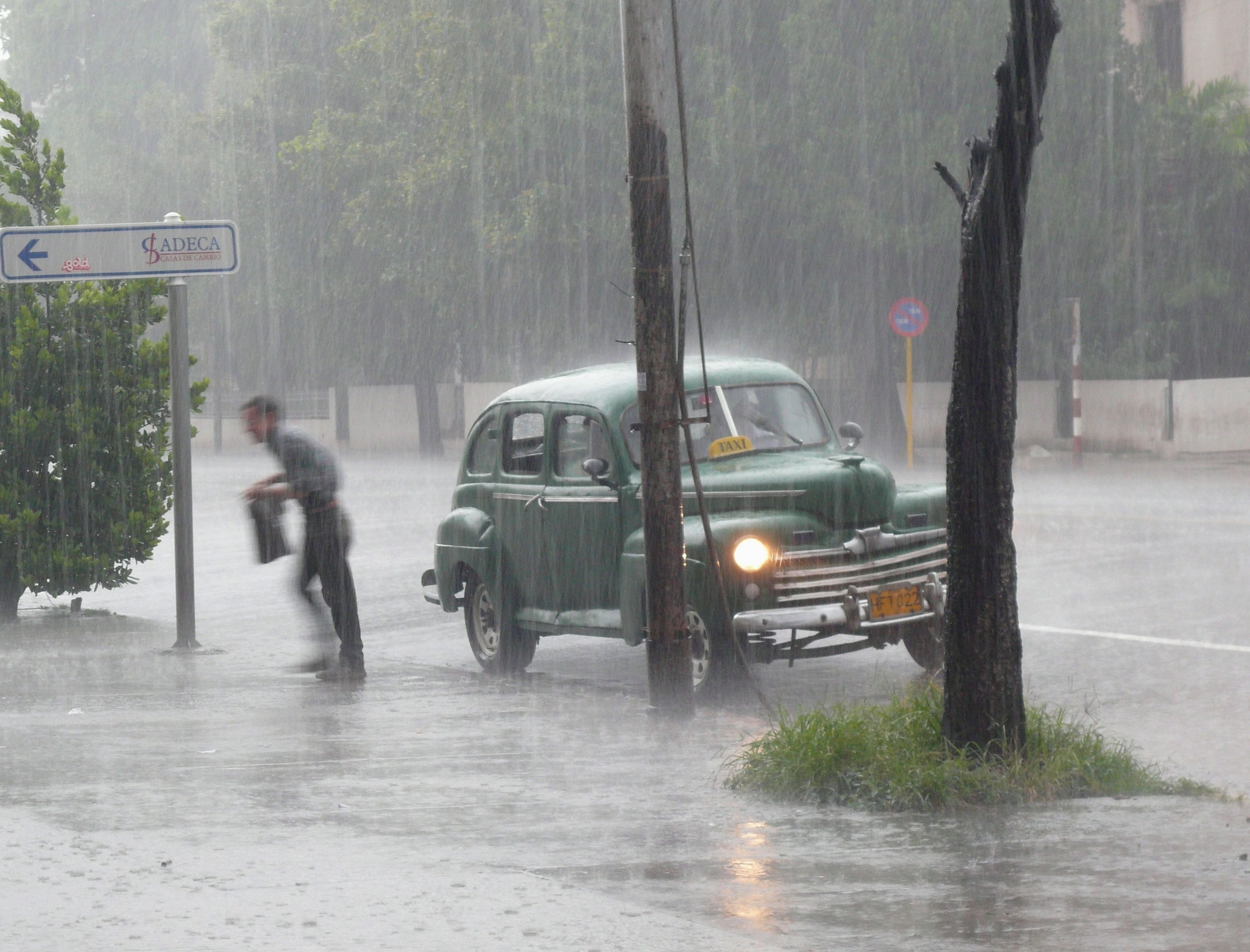 voiture-cuba-pluie-wordprss-daniel fohr
